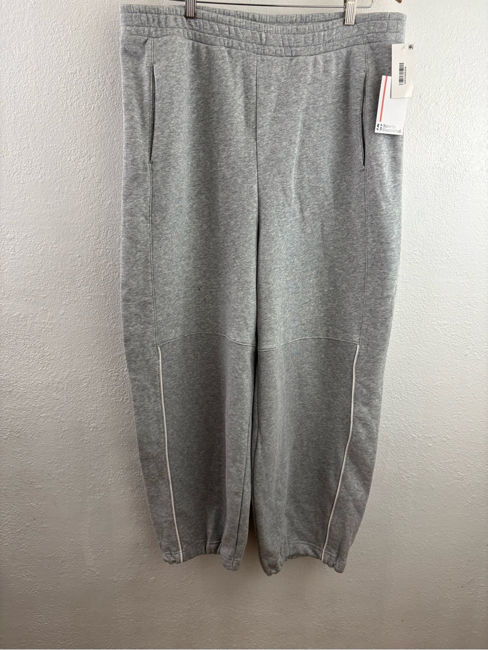 Sport Illustrated of heather grey sweatpants size XL